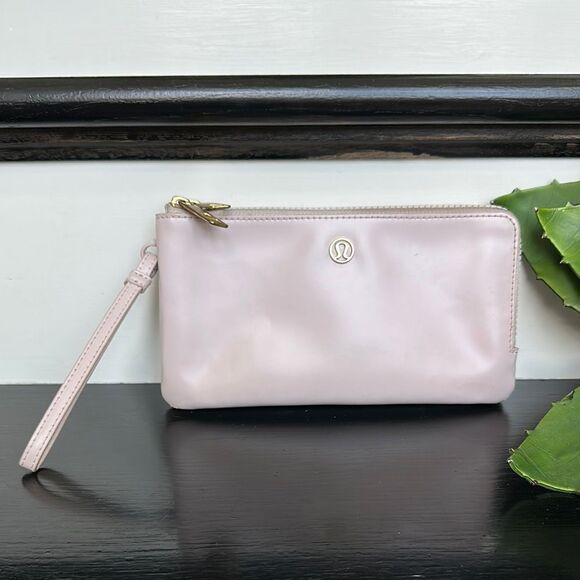 Lululemon double up Pink Wristlet Clutch Wallet PurseSleek Minimalist - Picture 1 of 9